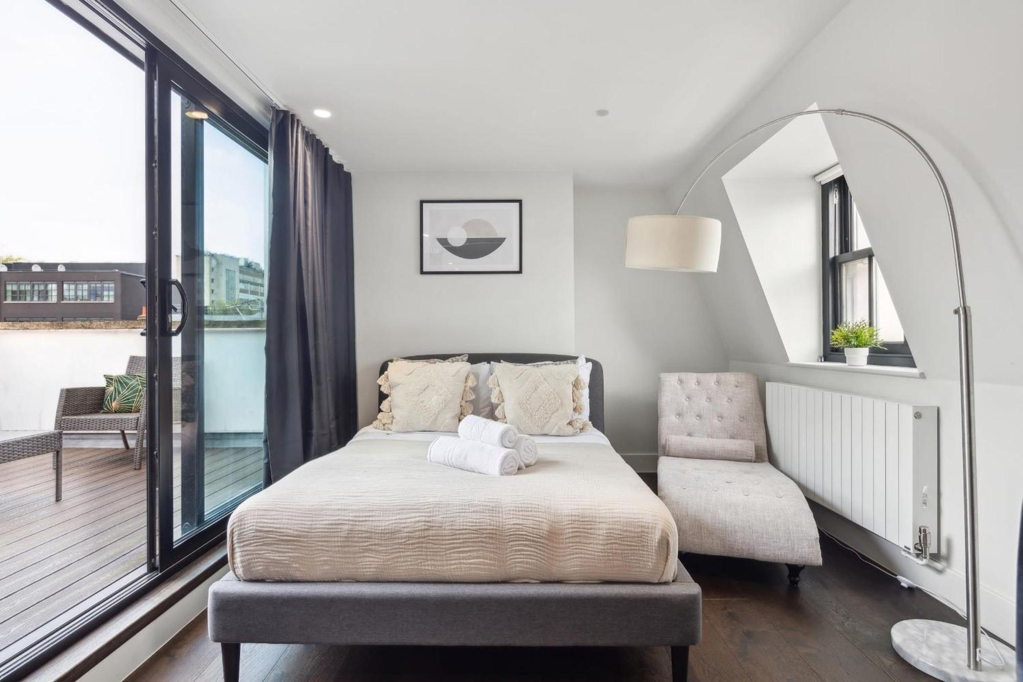 3Br Penthouse With Terrace - Cityapartmentstay Londra Exterior foto