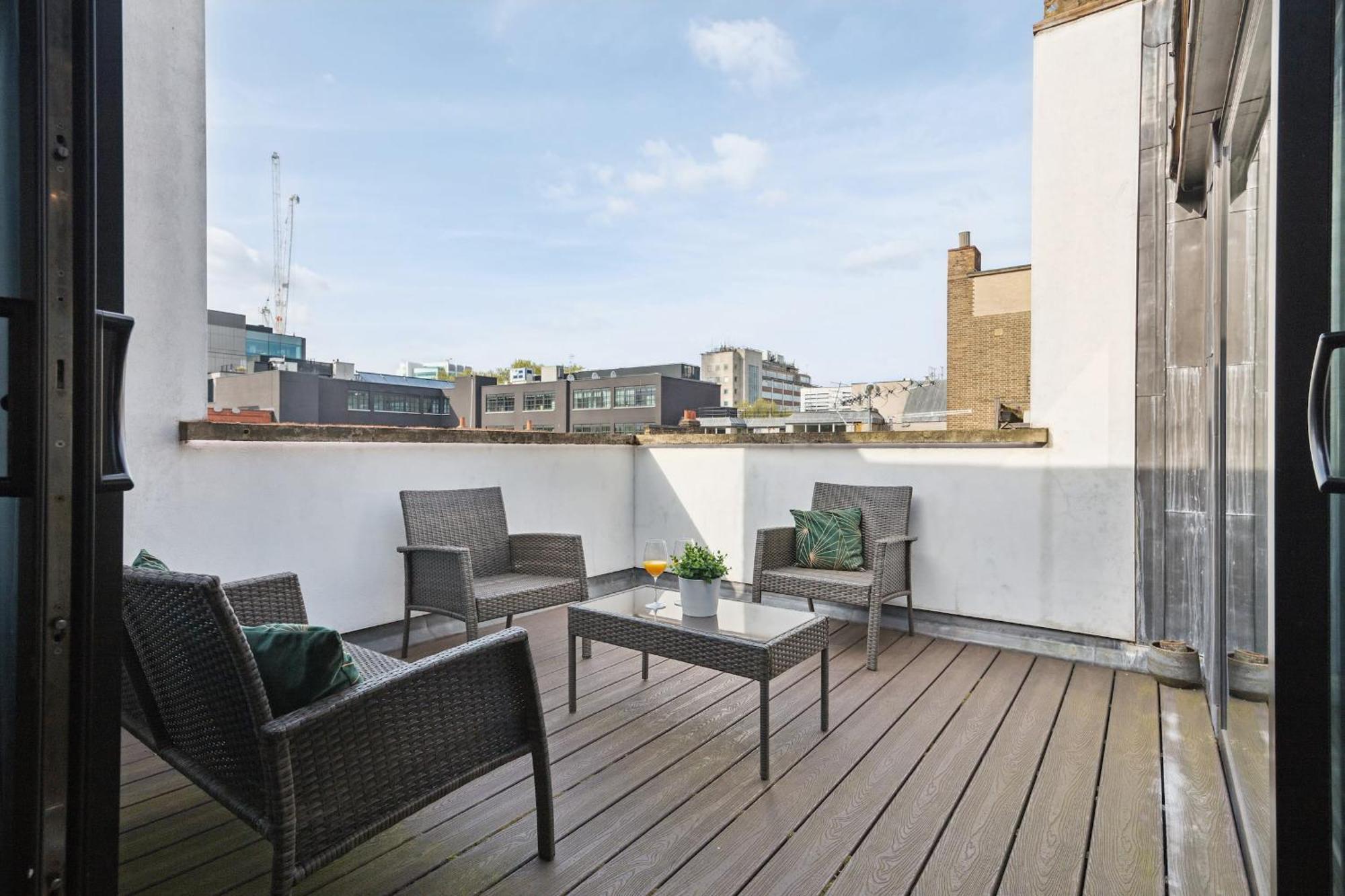 3Br Penthouse With Terrace - Cityapartmentstay Londra Exterior foto